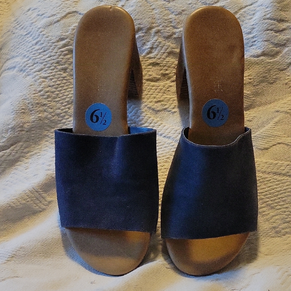 A. Giannetti Navy and Tan Women's Mules